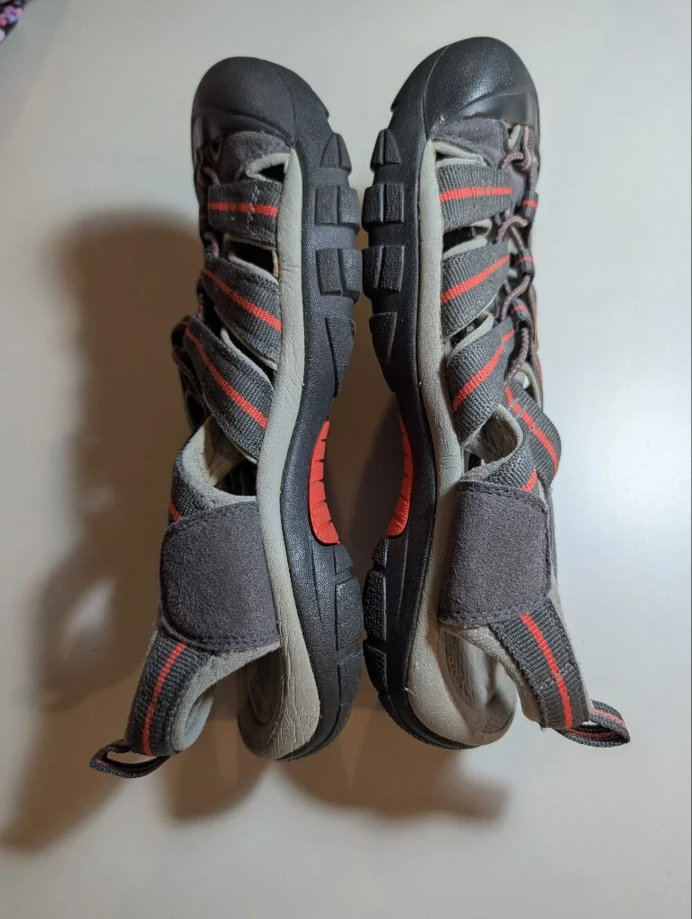 Keen Mens 10.5 Newport H2 Closed-Toe Sport Sandals in Gray with Orange Stripes